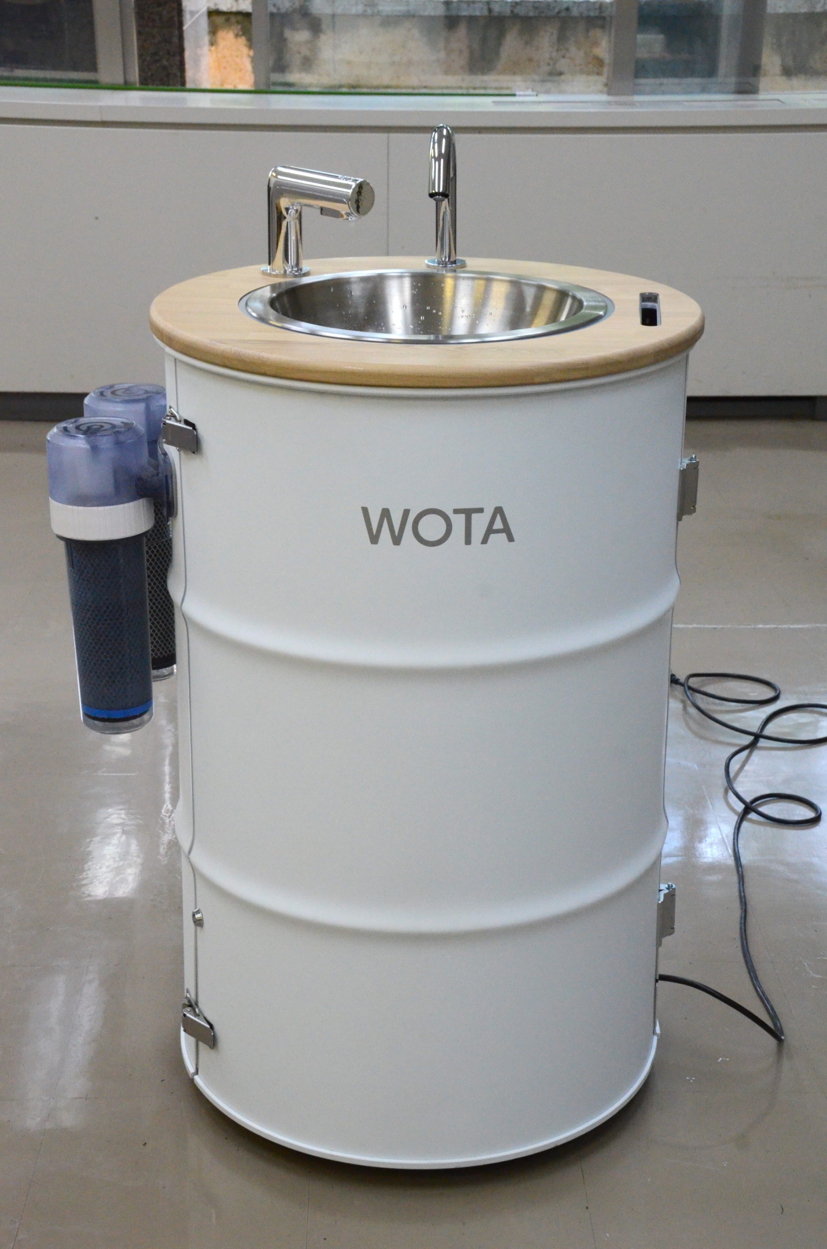 水道なしで手洗い除菌 循環型ポータブル手洗いスタンド「WOSH」 - HUB沖縄（つながる沖縄ニュースネット）