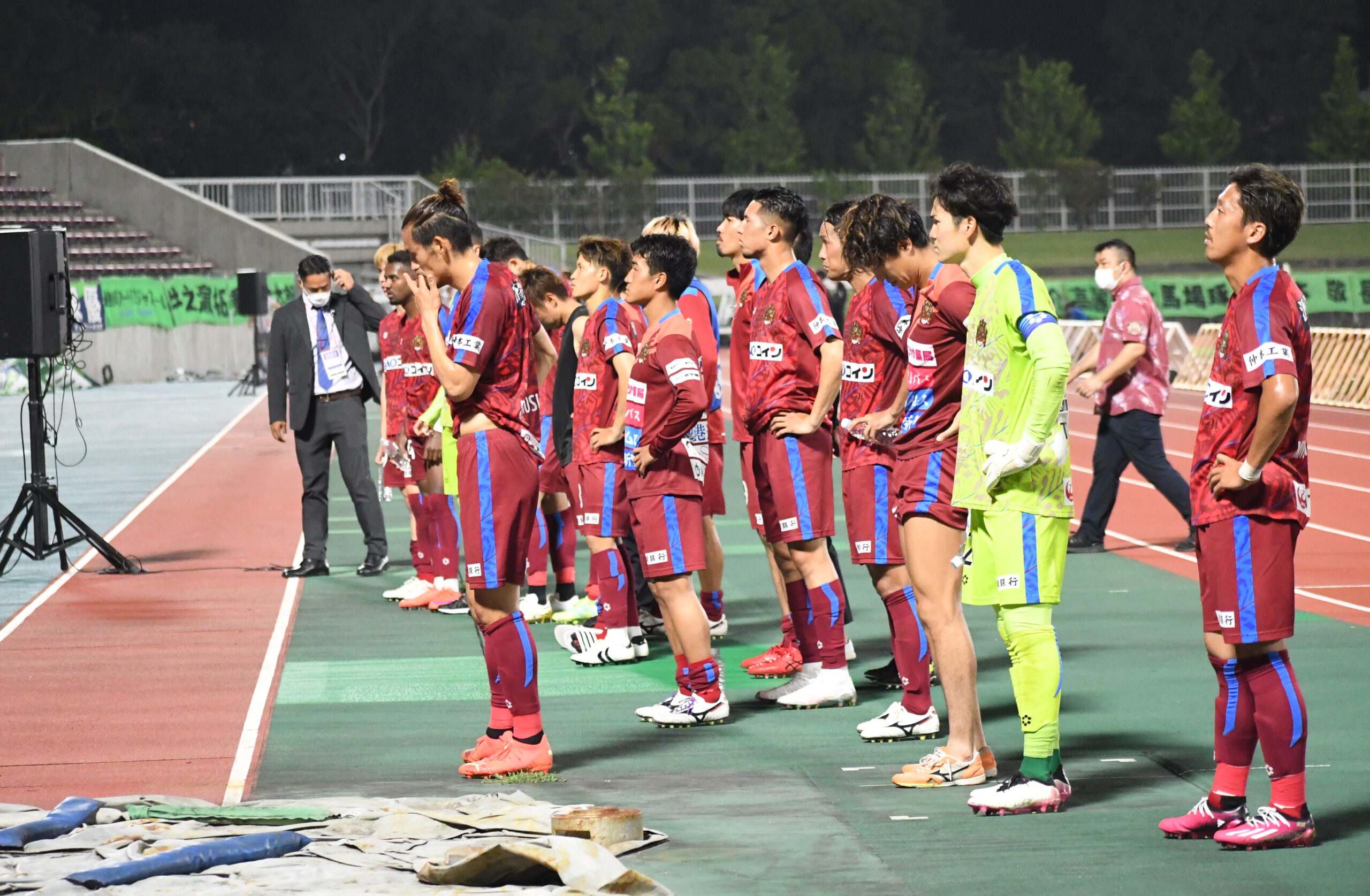 公式通販サイト - ファッション 通販 優勝してJ2に戻るんだろ！」FC琉球またも連敗、サポーターから ウェア